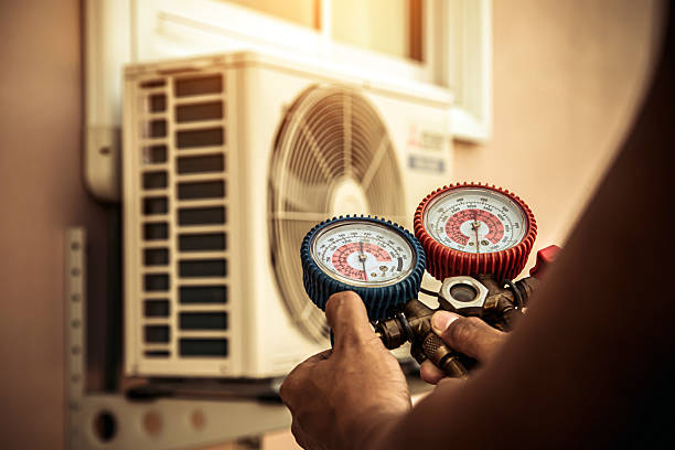 Professional Ac Installation technician working in Cedar Crest, NM